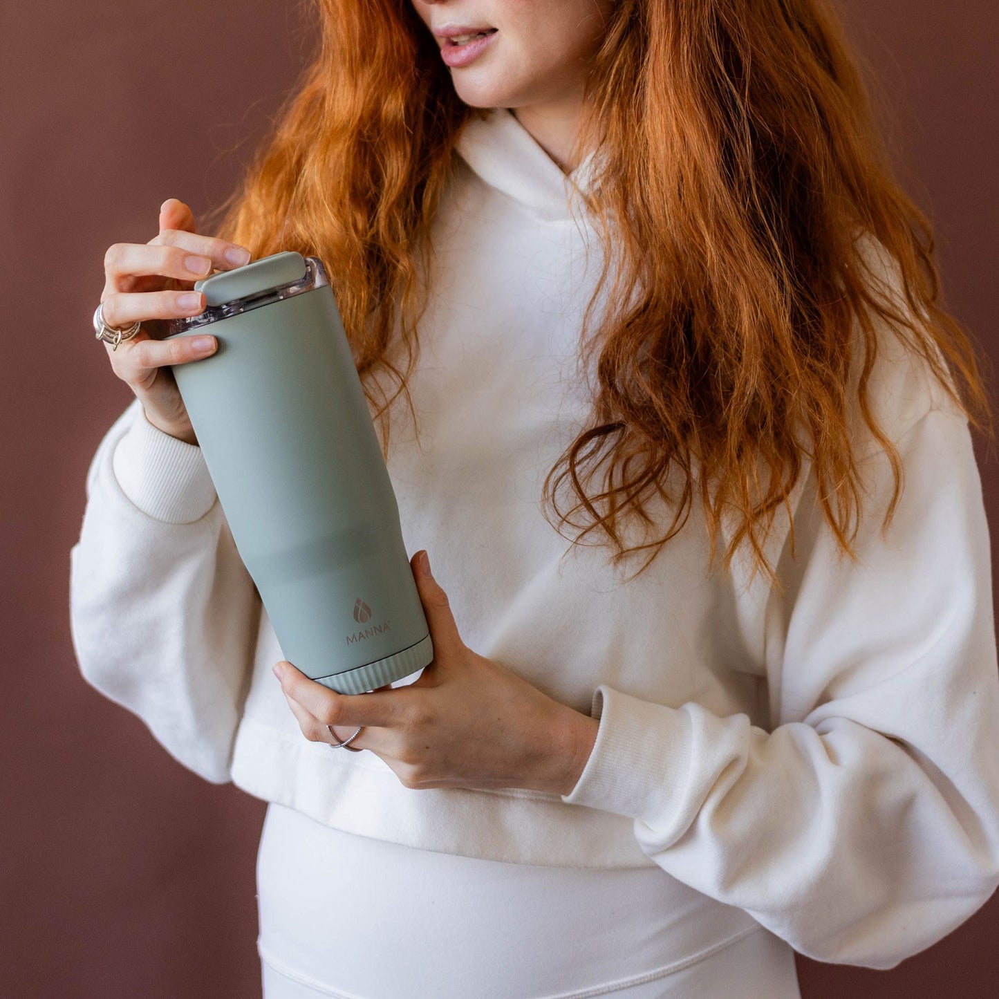 30-oz-groove-tumbler-r2 4Manna_Website_Lifestyles-17.jpg